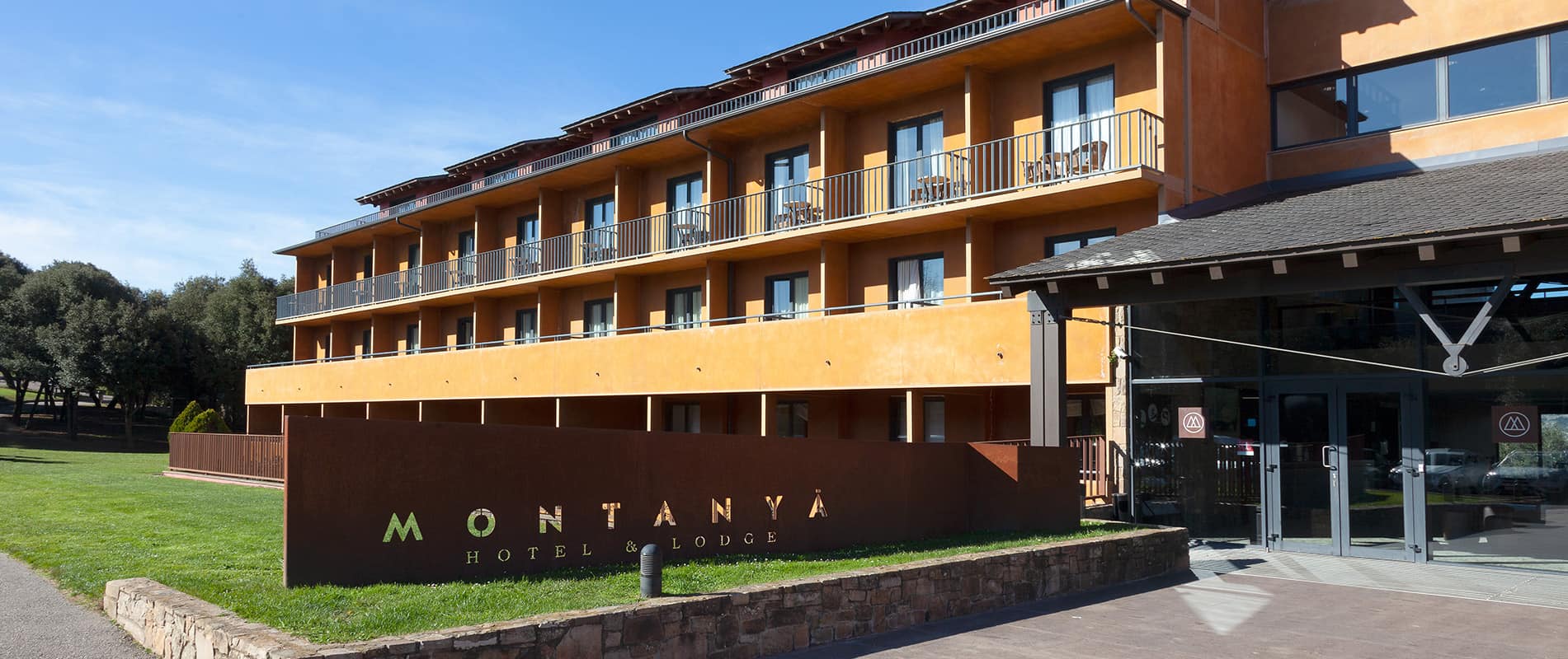 Montanya Hotel